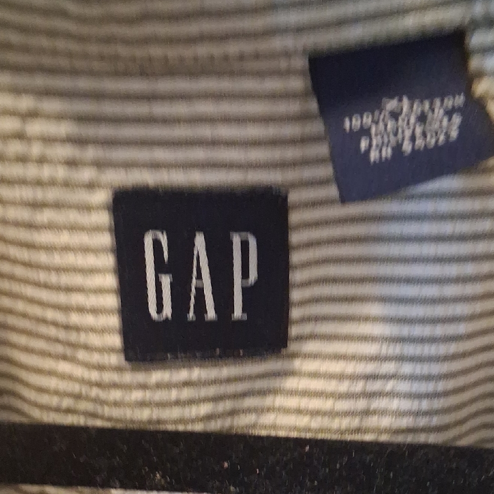 GAP Grey and White Striped Seersucker Button Down Ss Shirt